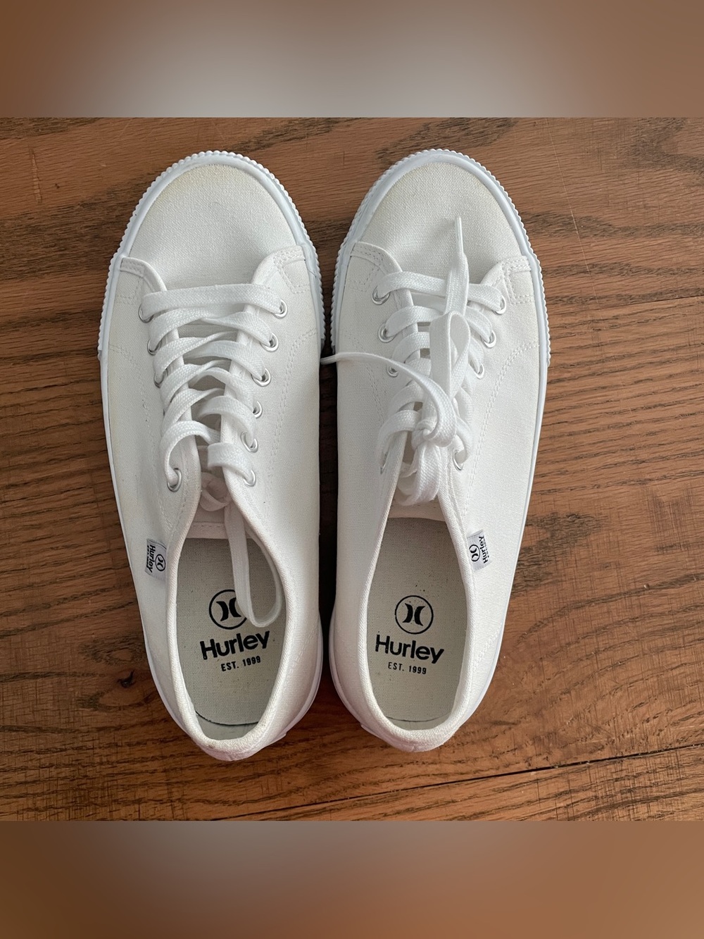 White Hurley Carrie sneakers size 7